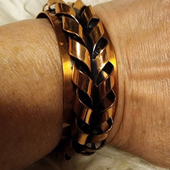 Renoir Ribbon‎ curl copper bracelet - Picture 5 of 8
